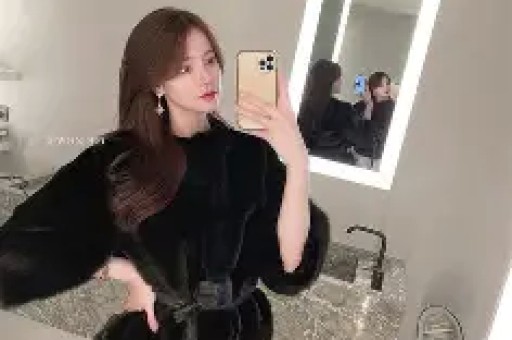 又是婚内出轨？男明星和女演员车内缠绵公共场合出双入对不避讳